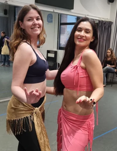 Mélanie, danseuse et professeur de danse orientale dans le 35 accompagnée de Hayal